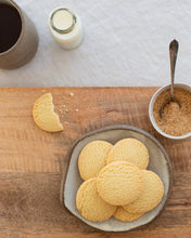 Load image into Gallery viewer, Walker's Gluten Free Shortbread Rounds